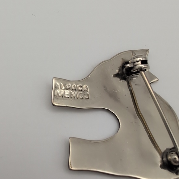 Silver Tone Cat Brooch with Iridescent Abalone Shell Accent - Cat Jewelry Pin - Picture 5 of 5